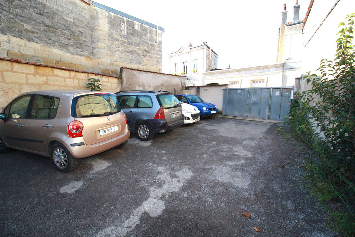 Parking à BORDEAUX