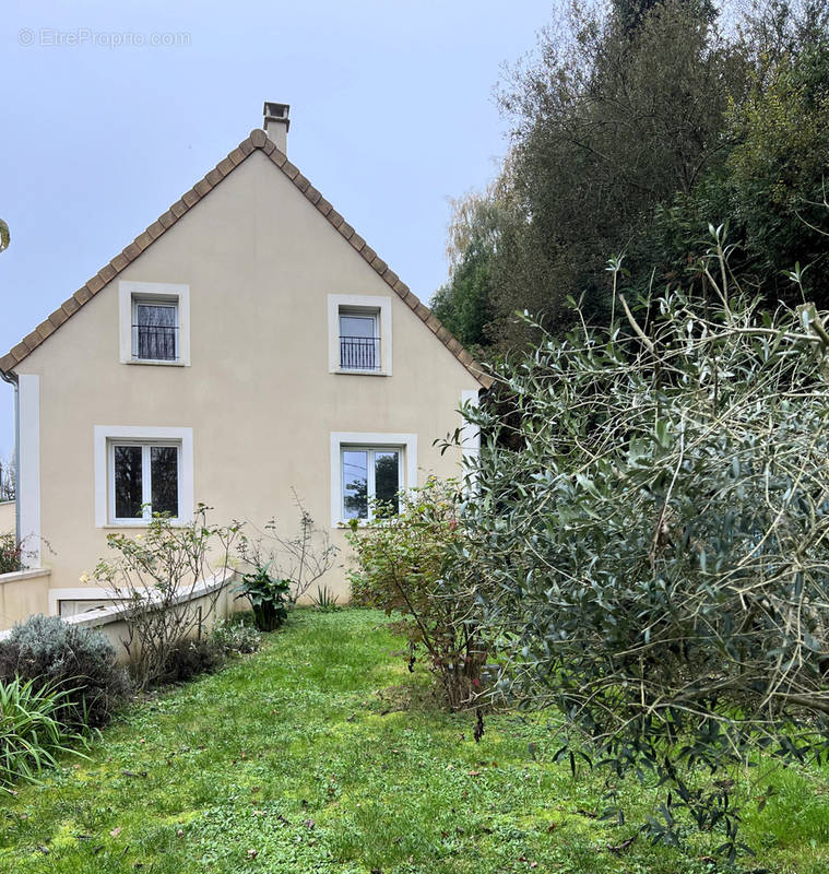 Maison à GARANCIERES