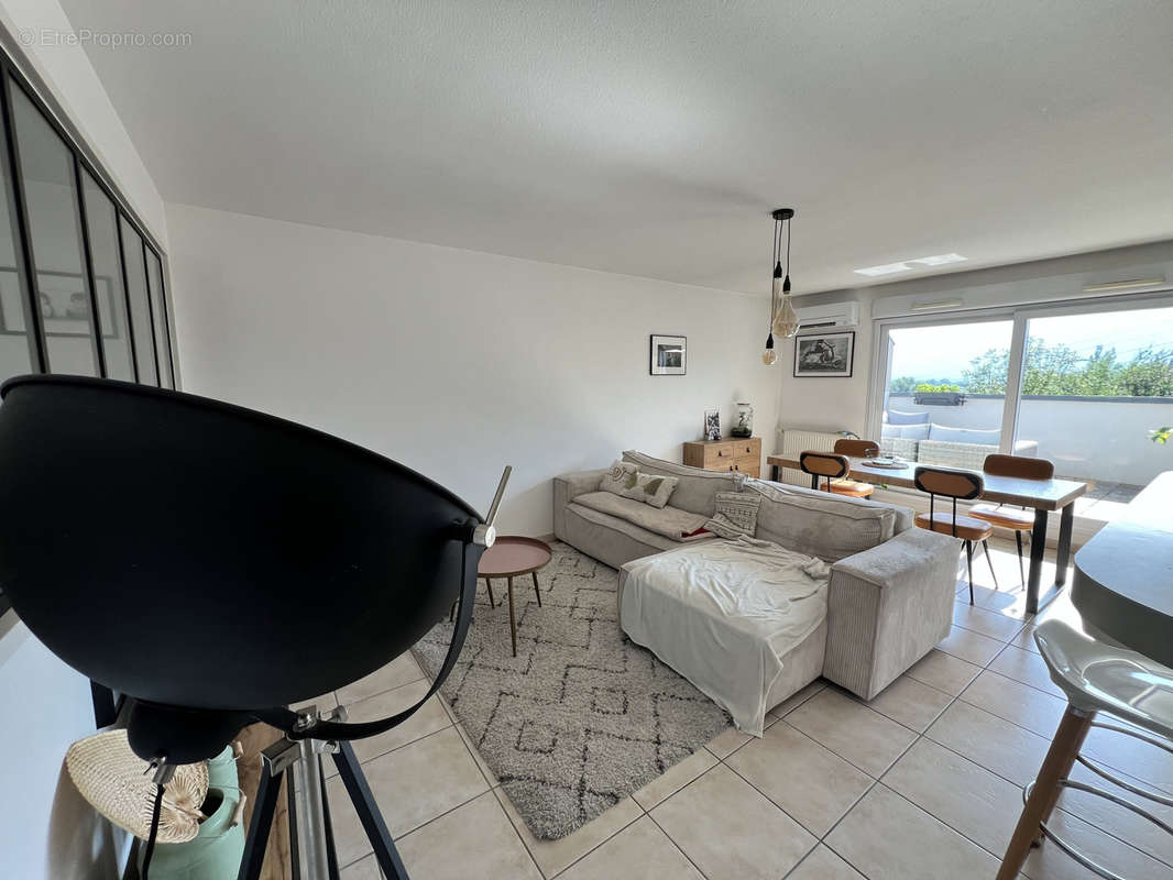 Appartement à SAINT-NAZAIRE-LES-EYMES