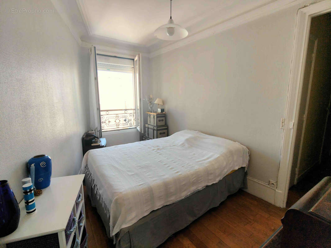 Appartement à PARIS-14E