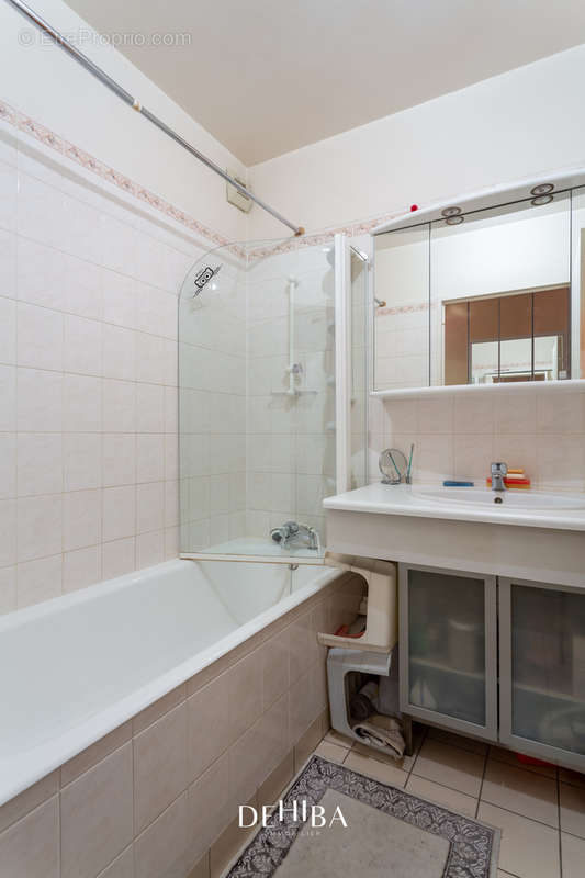 Appartement à PARIS-20E