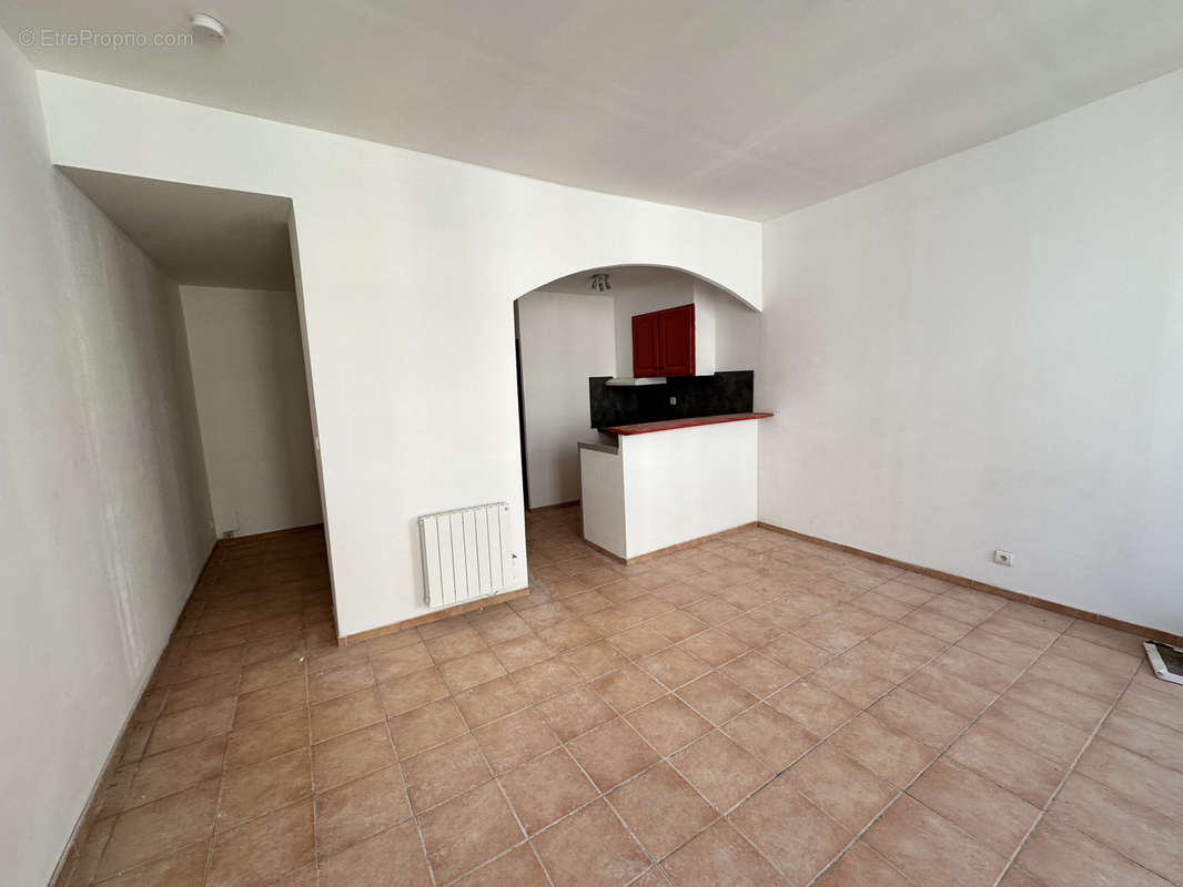 Appartement à MARSEILLE-1E