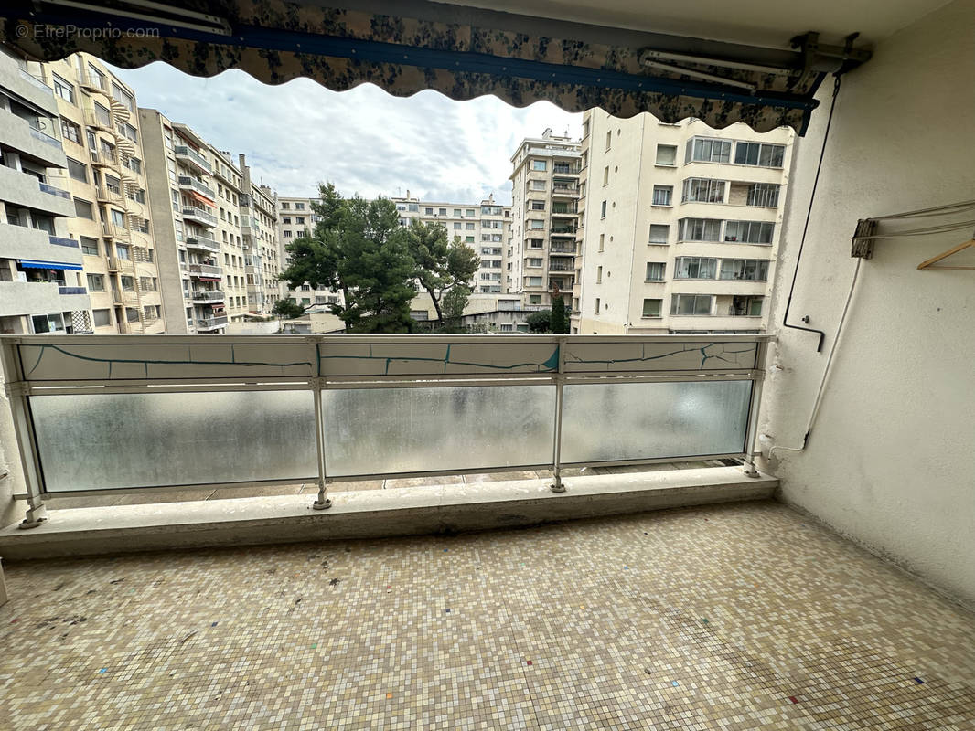 Appartement à MARSEILLE-8E