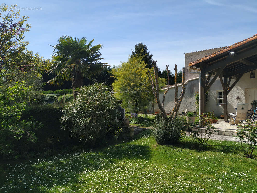 Maison à JONZAC