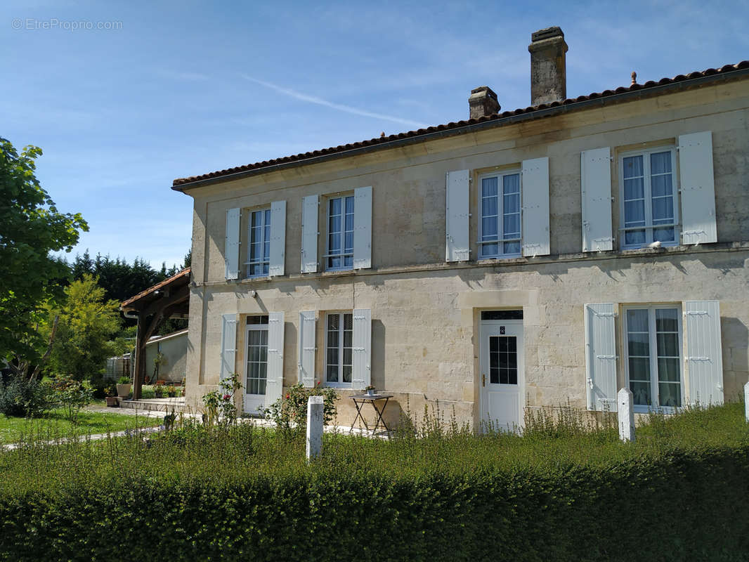 Maison à JONZAC