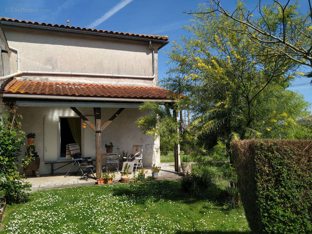 Maison à JONZAC