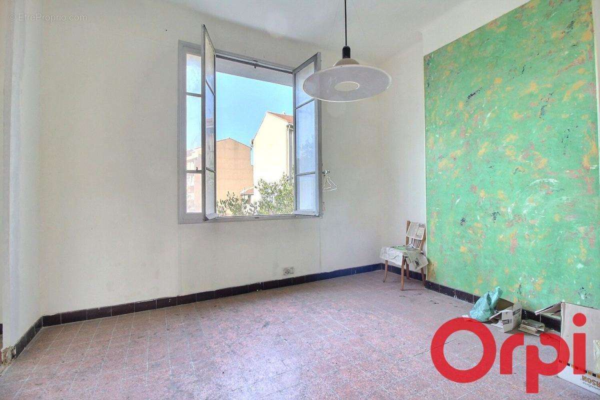 Appartement à MARSEILLE-3E