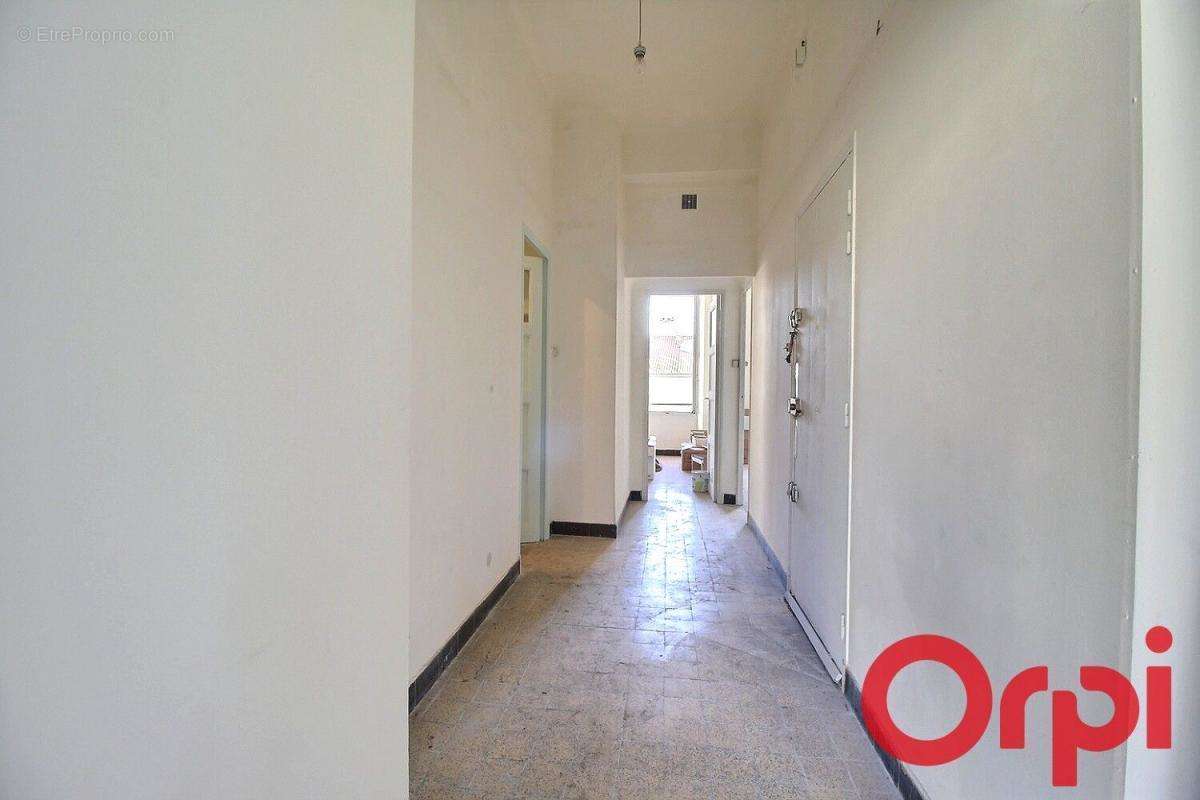 Appartement à MARSEILLE-3E