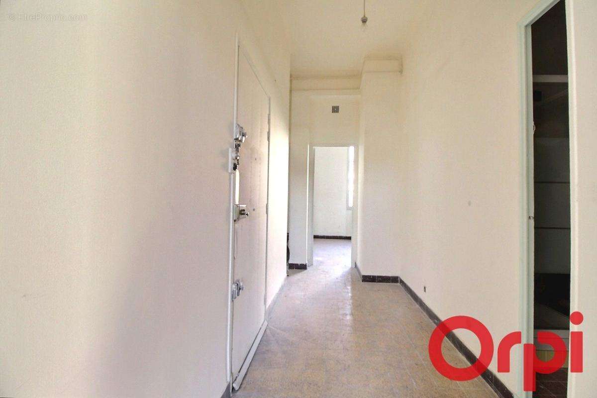 Appartement à MARSEILLE-3E