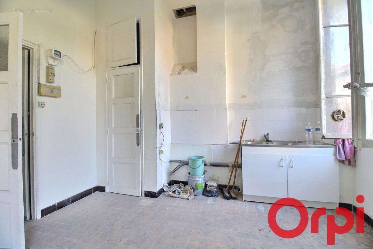 Appartement à MARSEILLE-3E