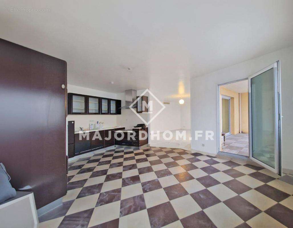 Appartement à MARSEILLE-7E