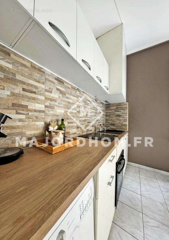 Appartement à MARSEILLE-4E