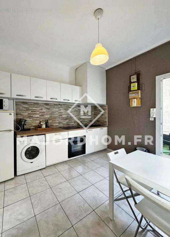 Appartement à MARSEILLE-4E