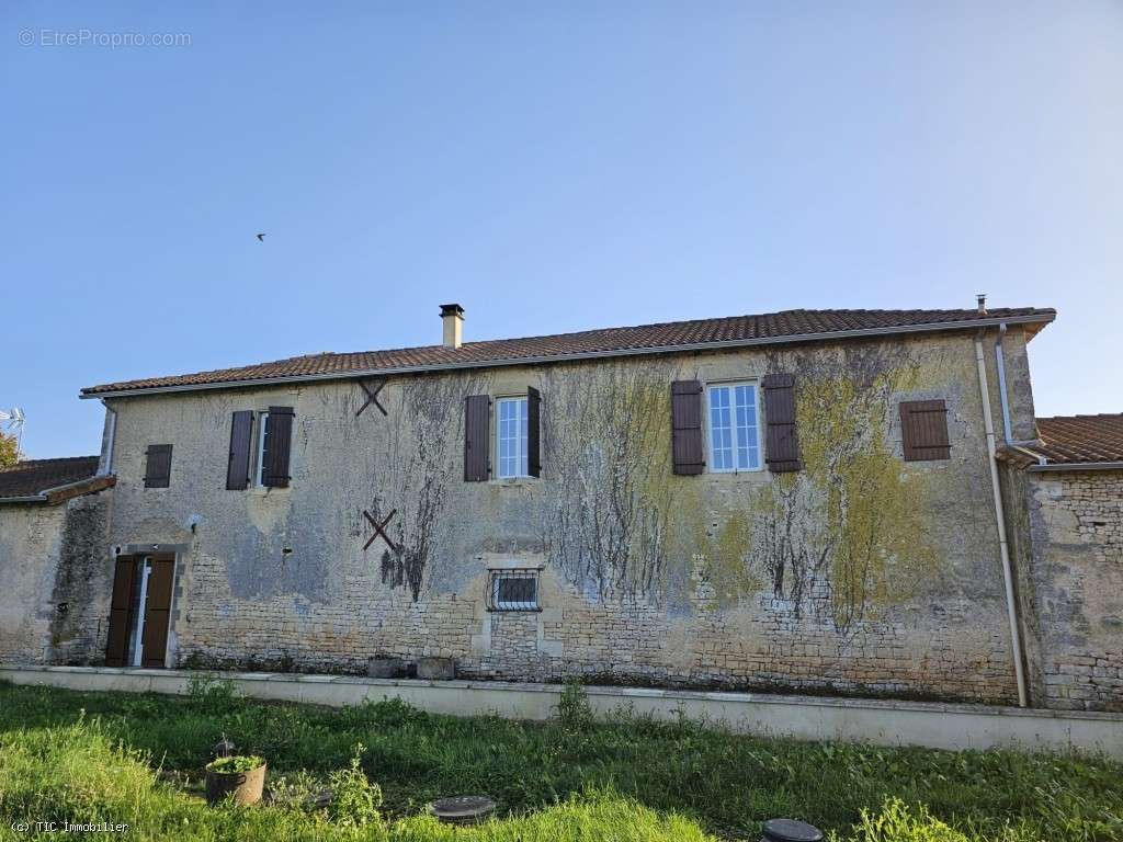 Maison à VERTEUIL-SUR-CHARENTE