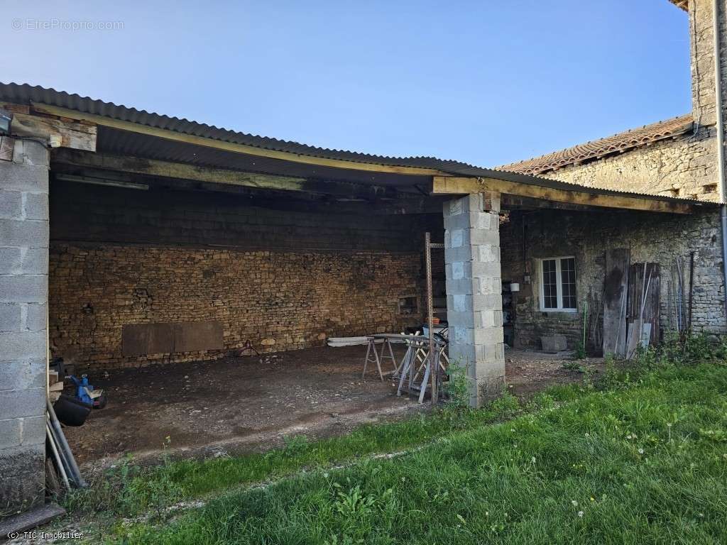 Maison à VERTEUIL-SUR-CHARENTE