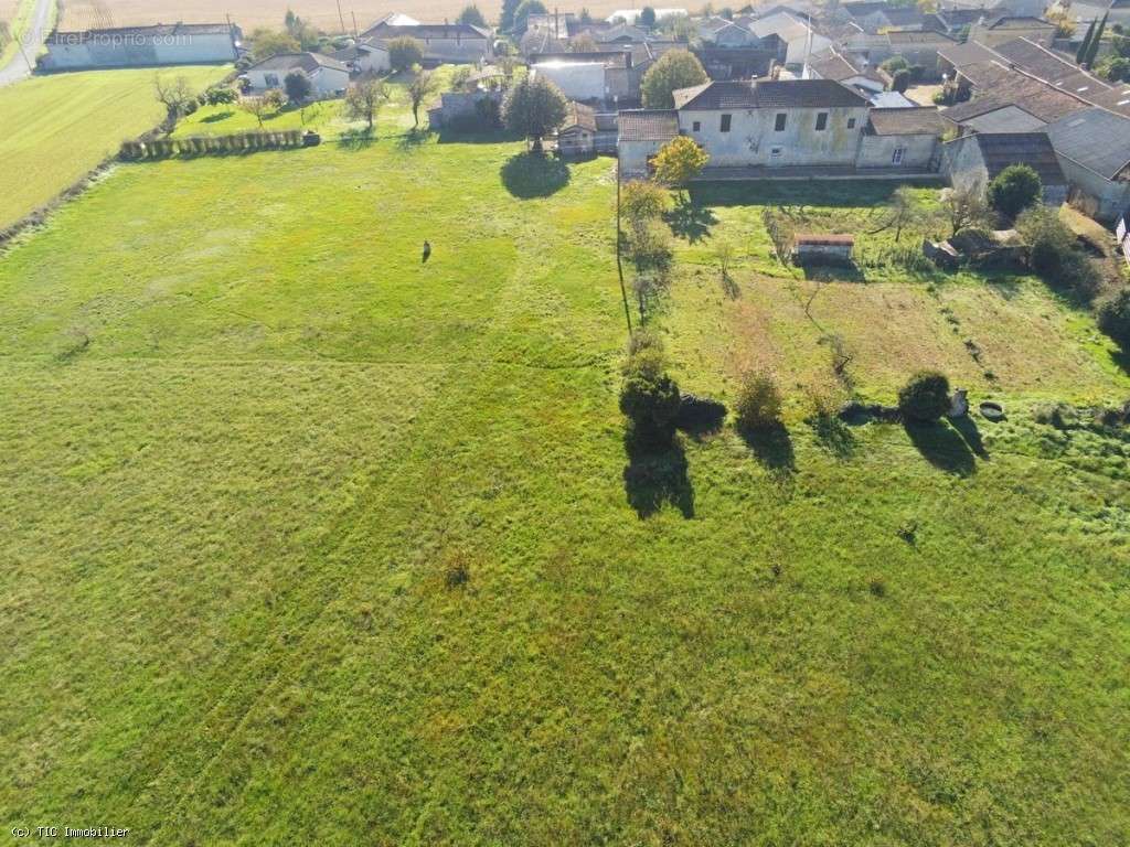 Maison à VERTEUIL-SUR-CHARENTE