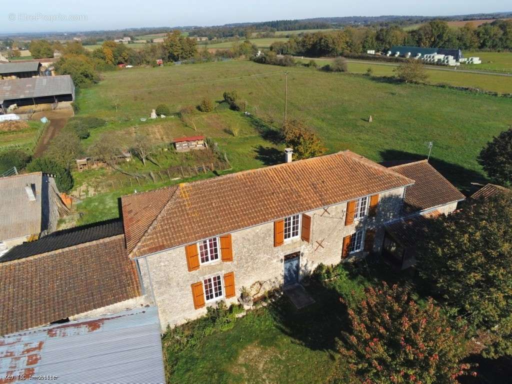 Maison à VERTEUIL-SUR-CHARENTE