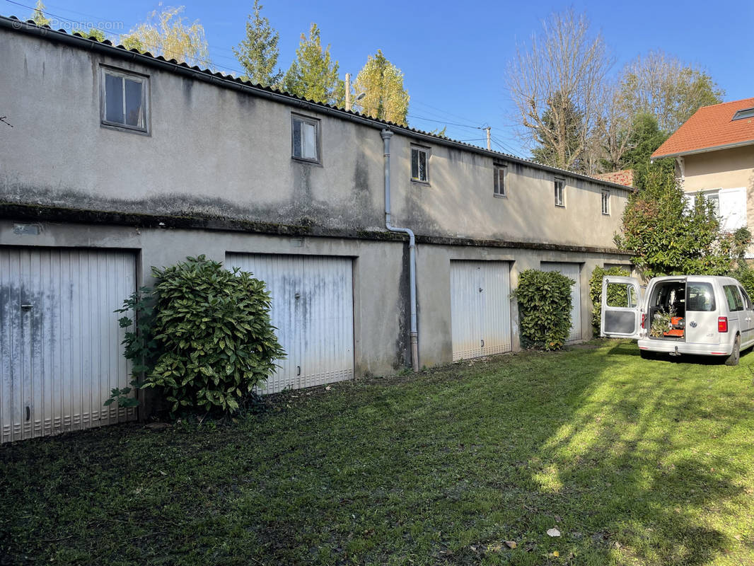 Parking à SAINT-ETIENNE