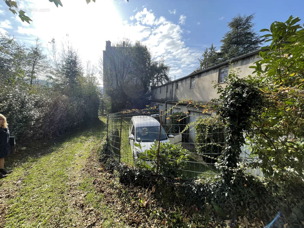 Parking à SAINT-ETIENNE