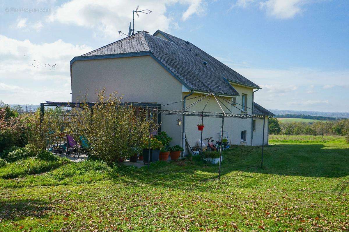 Maison à SAINTE-RADEGONDE