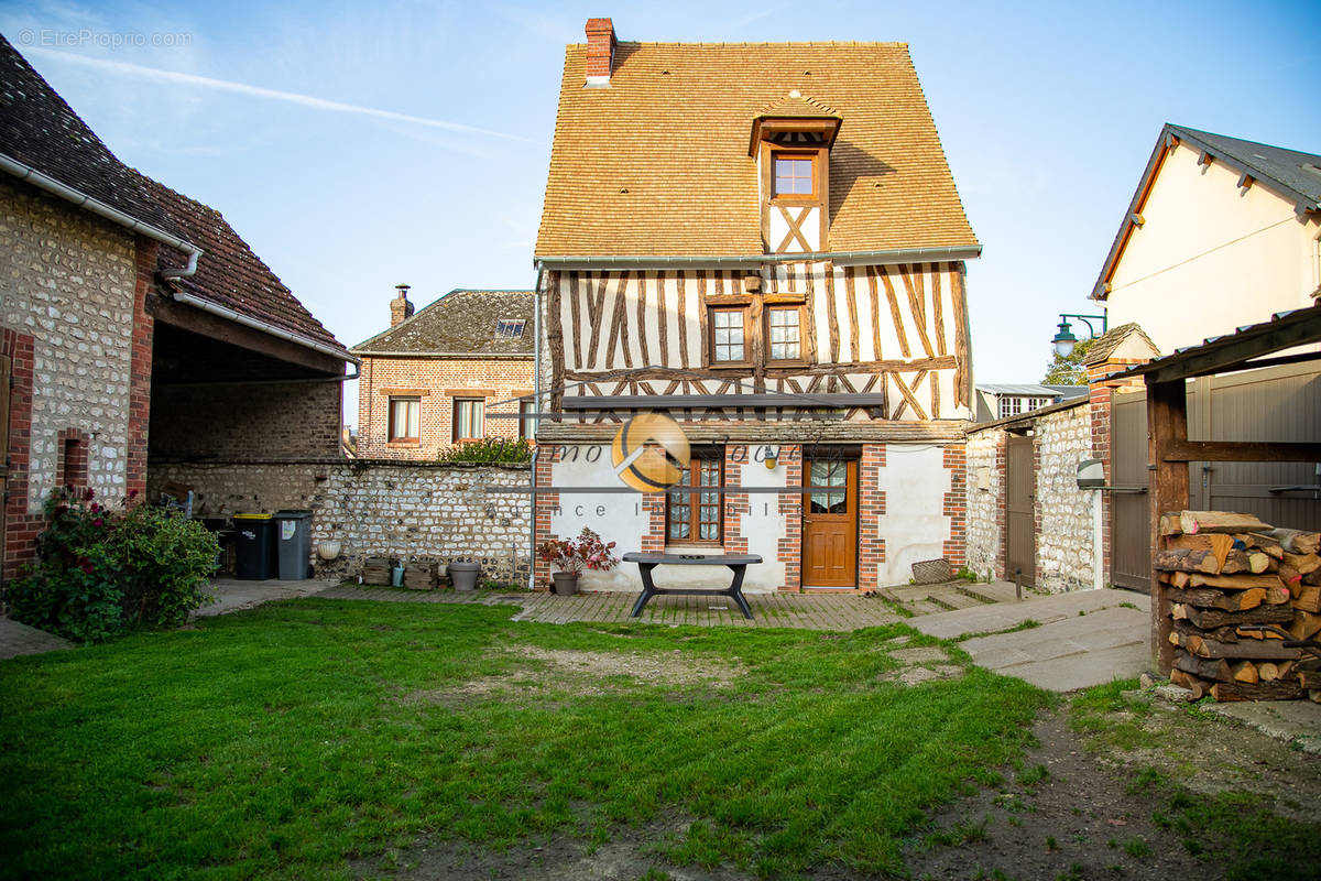 Maison à LES DAMPS