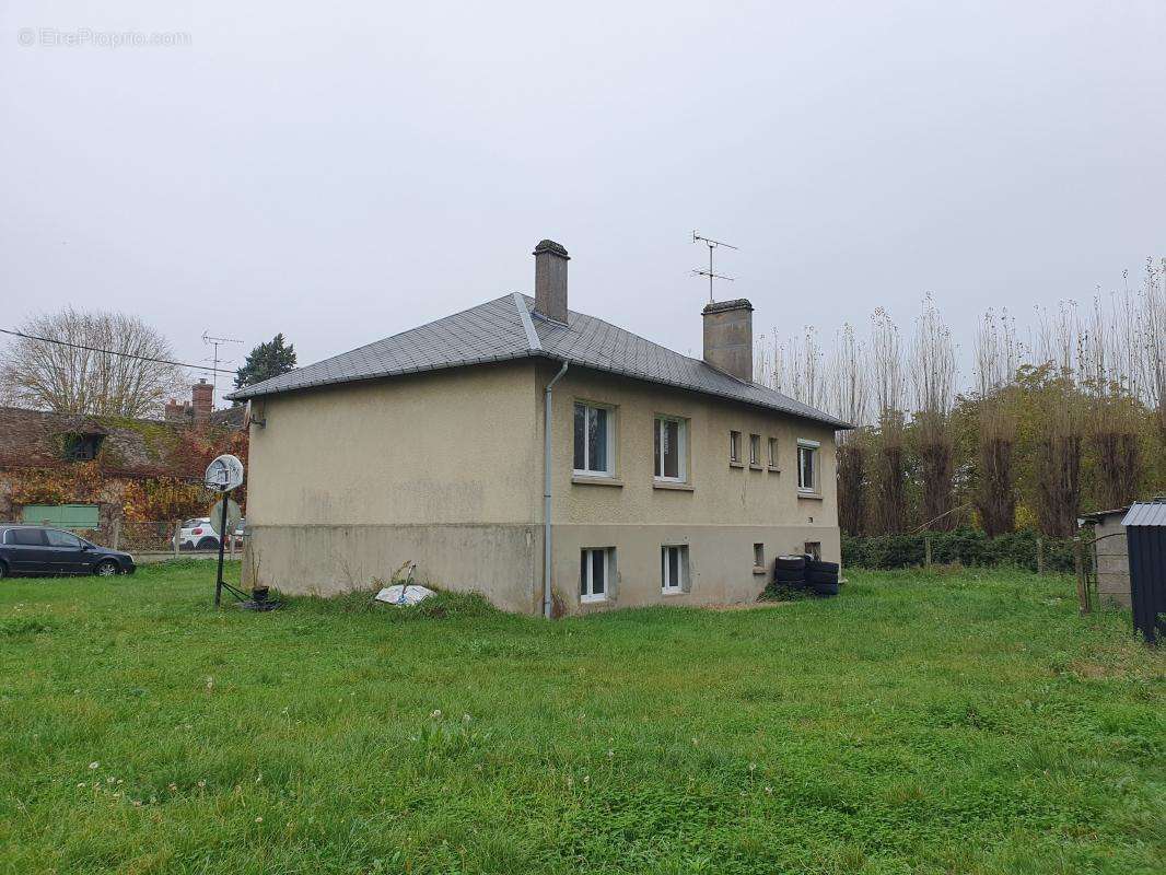 Maison à VAUX-SUR-EURE