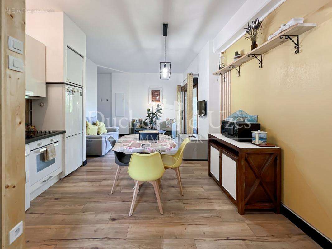 Appartement à UZES