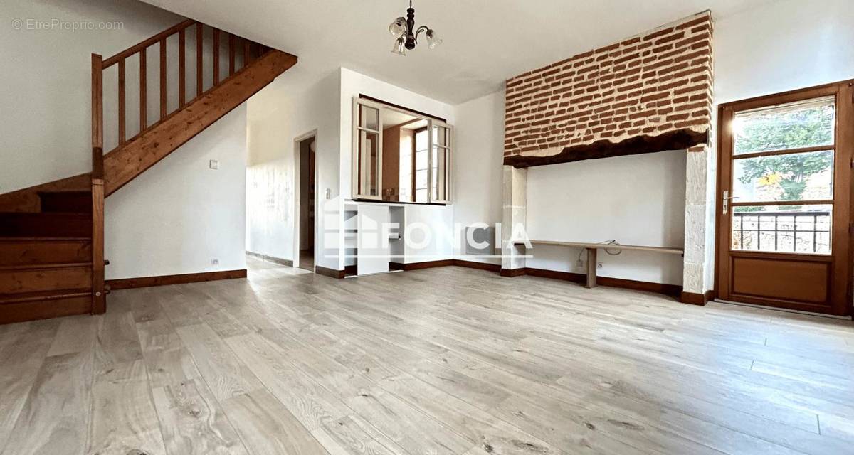 Appartement à PUY-L&#039;EVEQUE