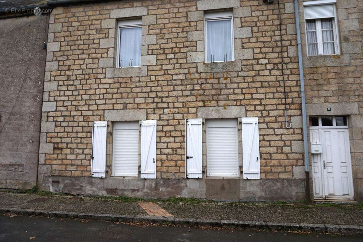 Maison à POMMERIT-LE-VICOMTE