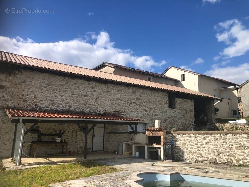 Maison à SAINT-SANTIN-DE-MAURS