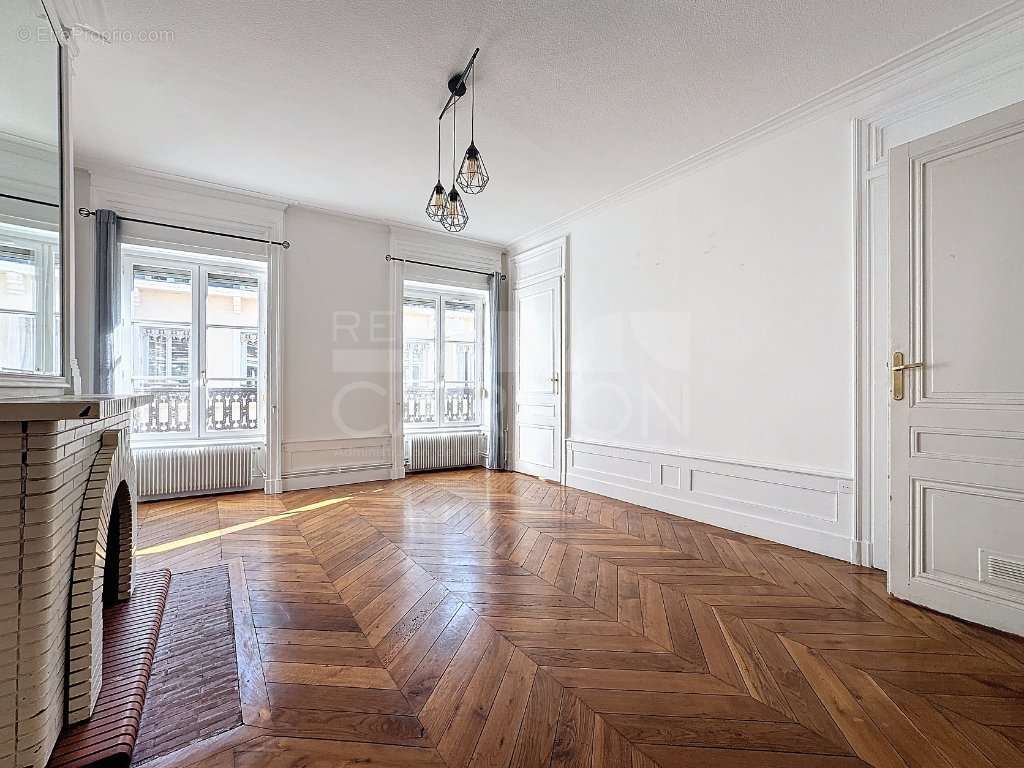 Appartement à LYON-1E