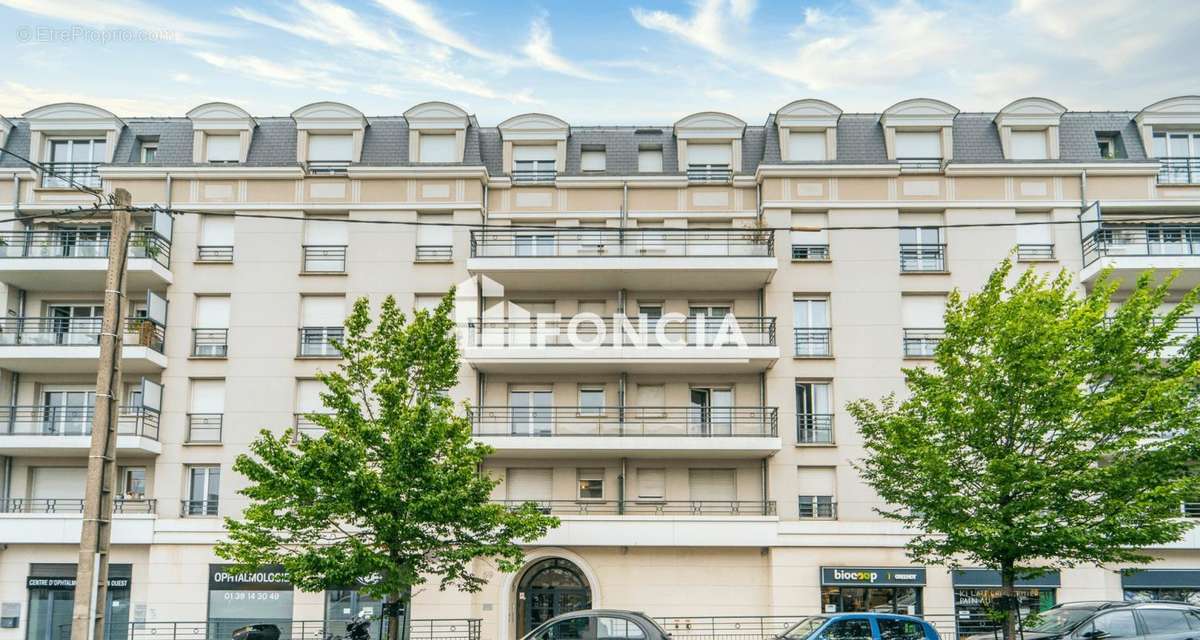 Appartement à SARTROUVILLE