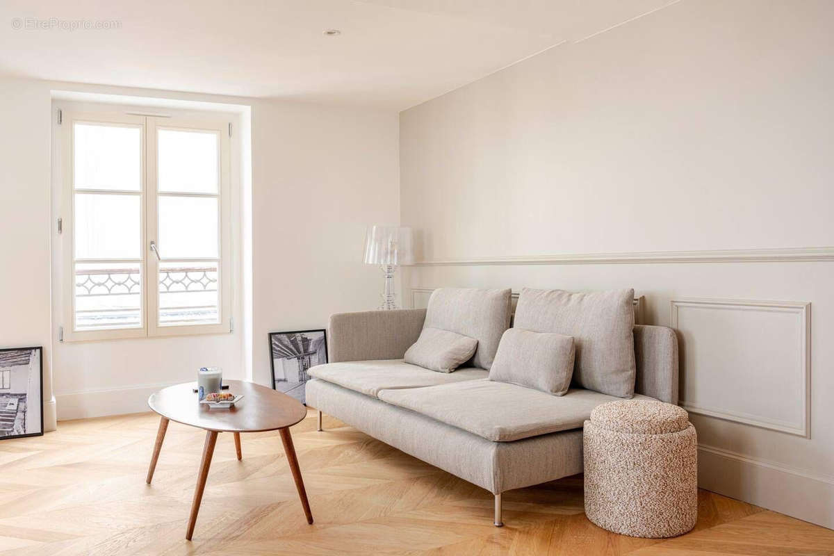 Appartement à PARIS-7E