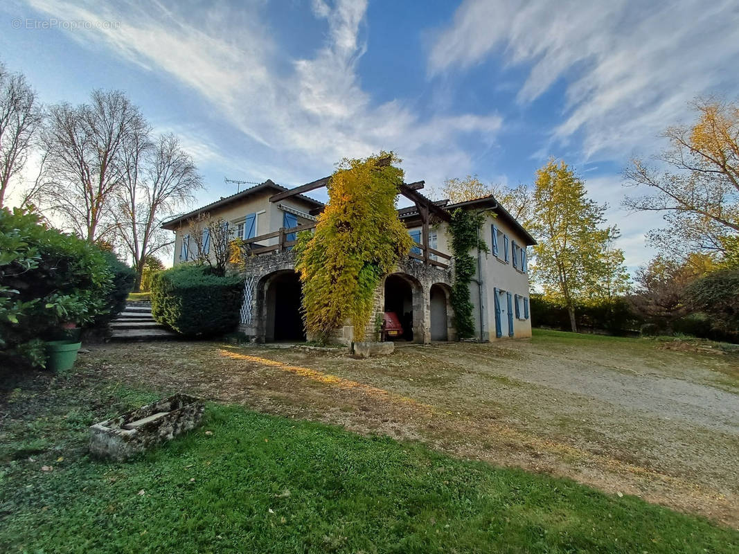 Maison à VILLEFRANCHE-DE-ROUERGUE