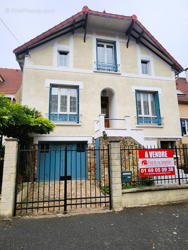 Maison à SAVIGNY-SUR-ORGE