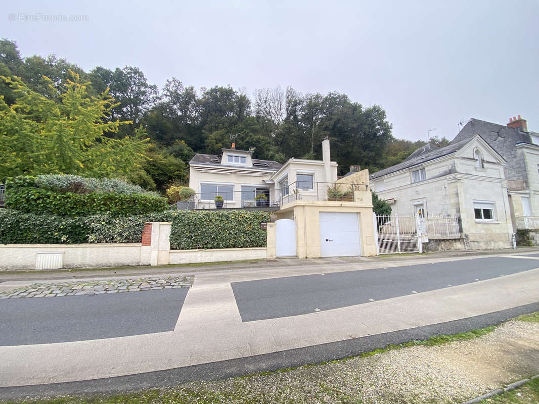 Maison à CHENEHUTTE-TREVES-CUNAULT