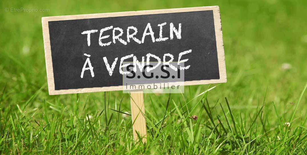 Terrain à YVRE-L&#039;EVEQUE