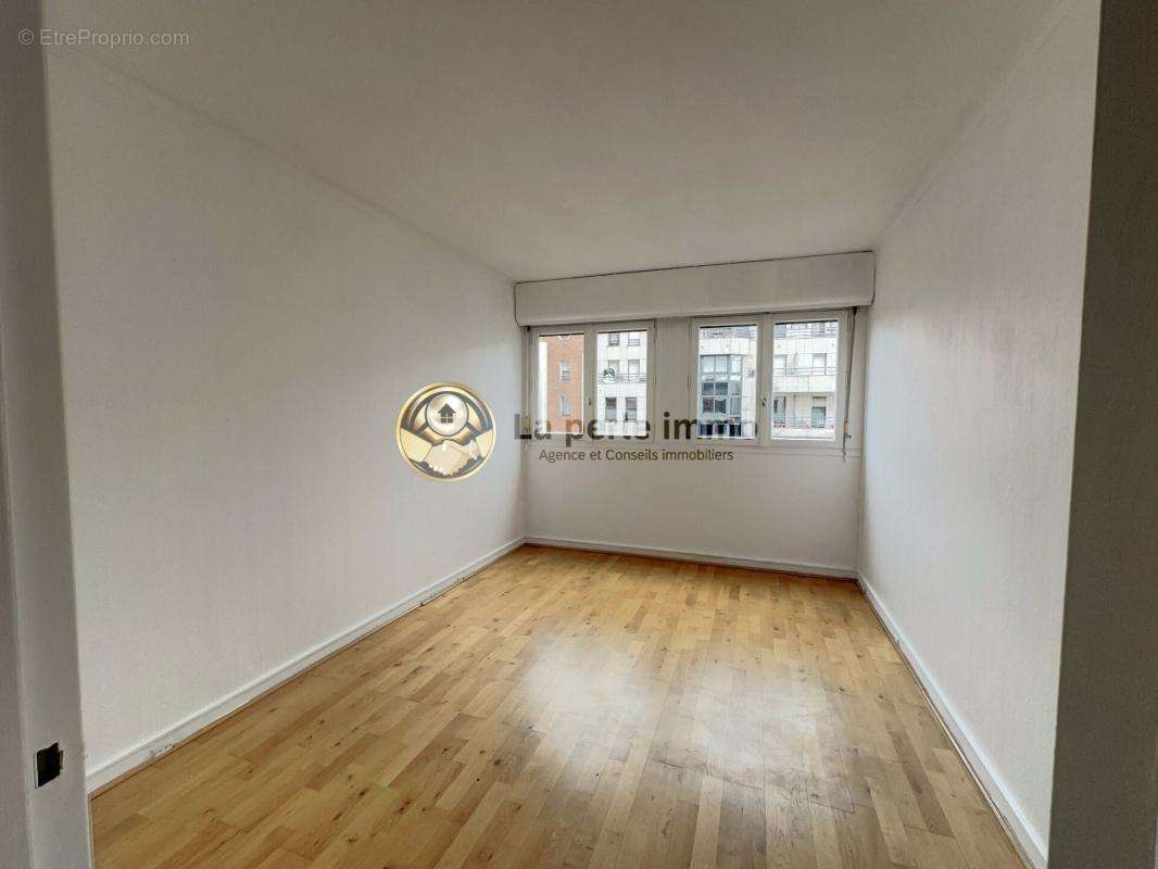 Appartement à PARIS-20E