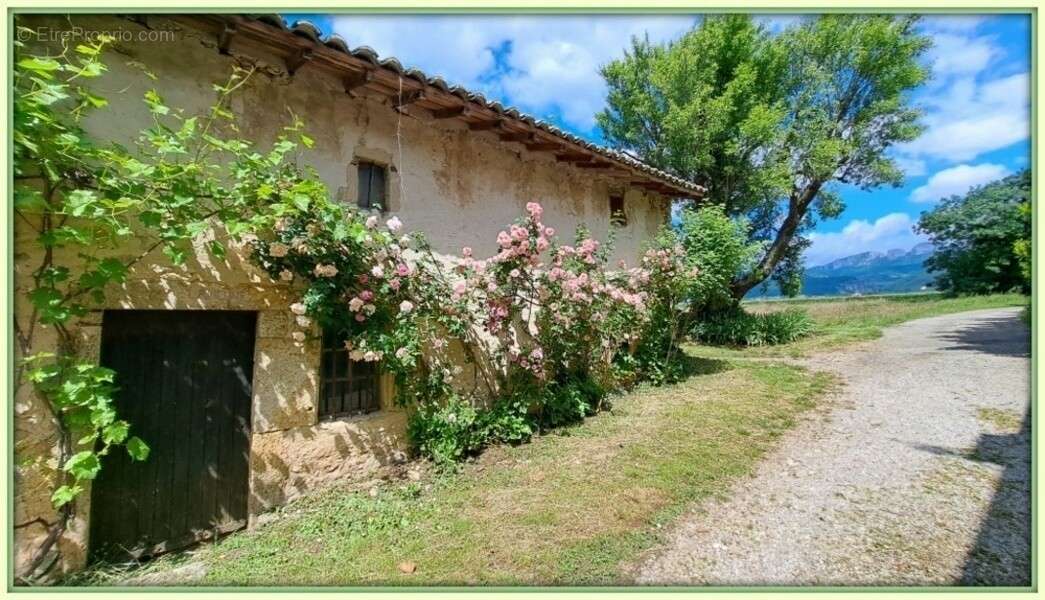 Maison à BESAYES