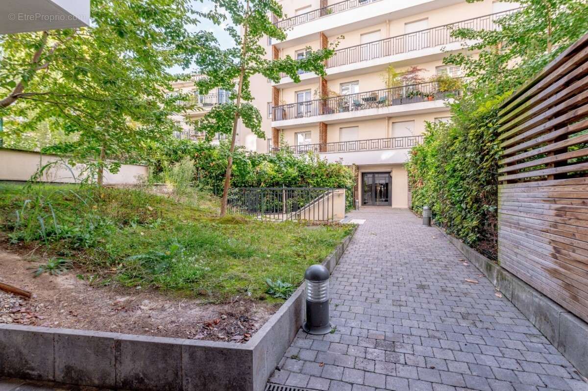 Appartement à MONTROUGE