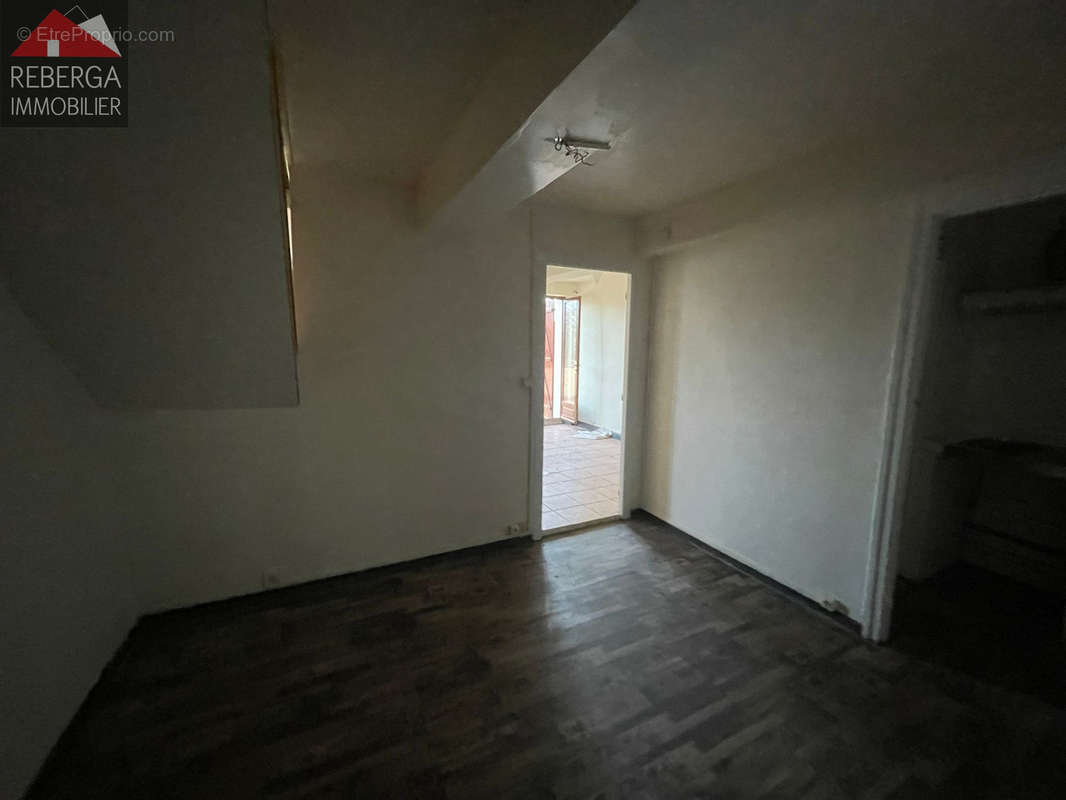 Appartement à LABRUGUIERE