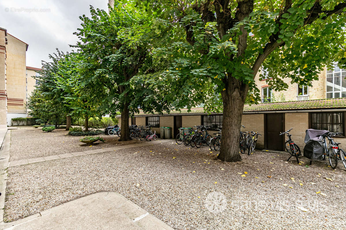 Appartement à COURBEVOIE