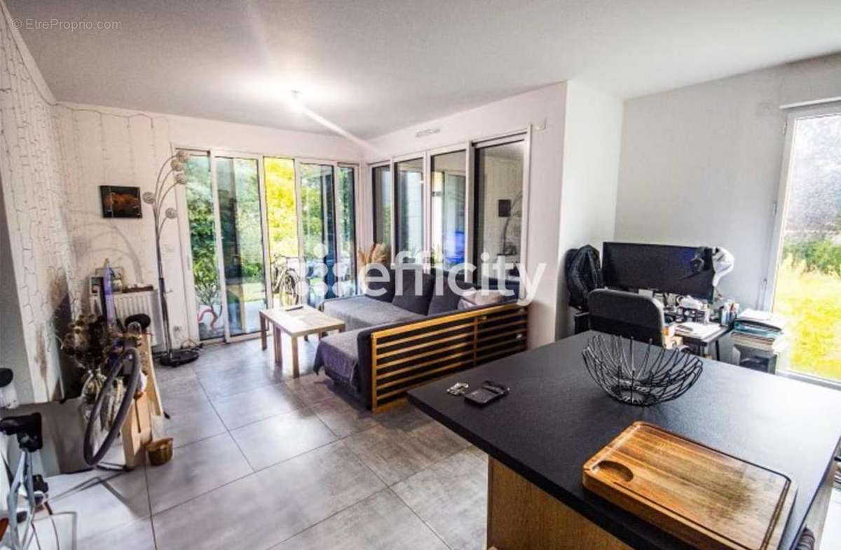 Appartement à SAINT-CYR-SUR-LOIRE