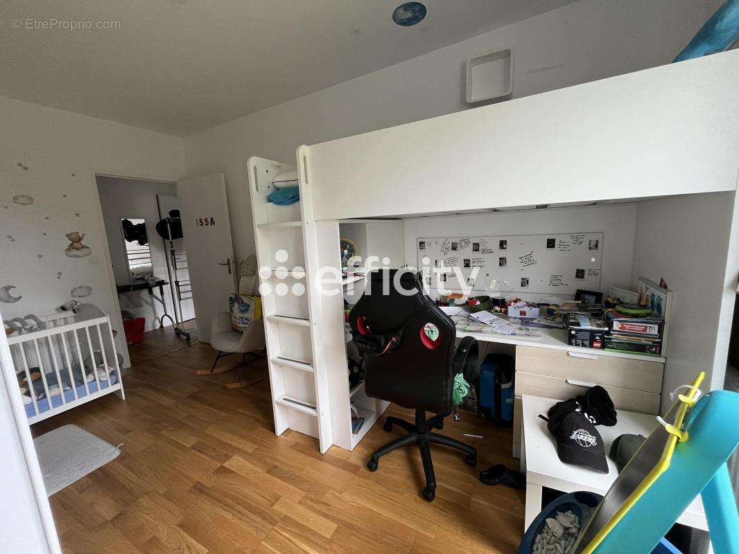 Appartement à SAINT-CYR-SUR-LOIRE