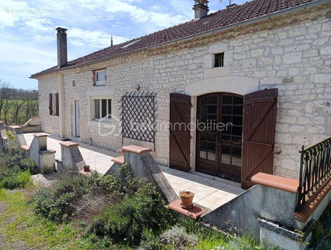 Maison à MONTAIGU-DE-QUERCY