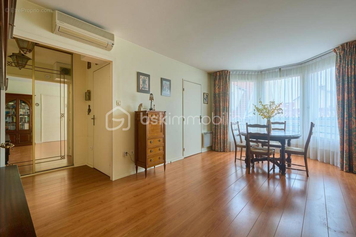 Appartement à RUEIL-MALMAISON