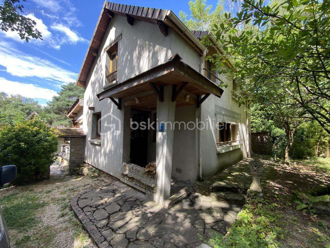 Maison à SAINT-CYR-SOUS-DOURDAN