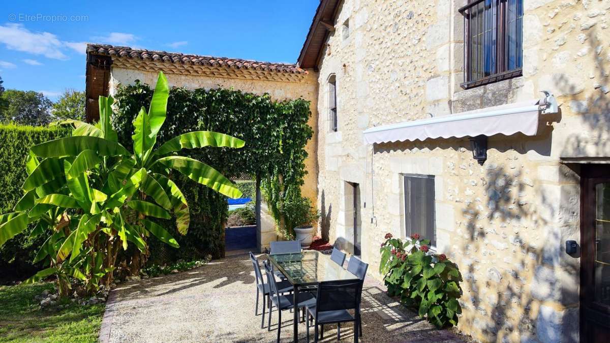 Maison à SAINT-ASTIER