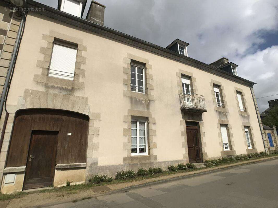 Appartement à LA ROCHE-DERRIEN