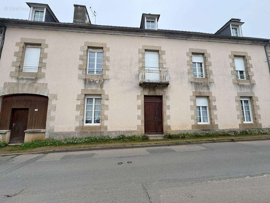 Appartement à LA ROCHE-DERRIEN